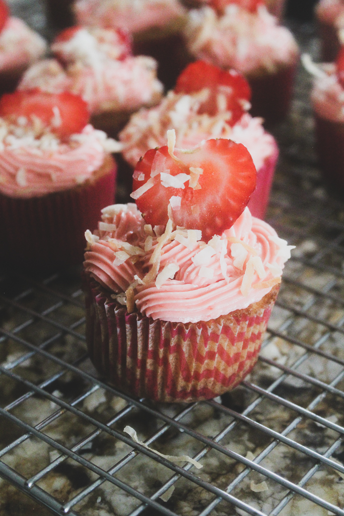 strawberry coconut cupcakes